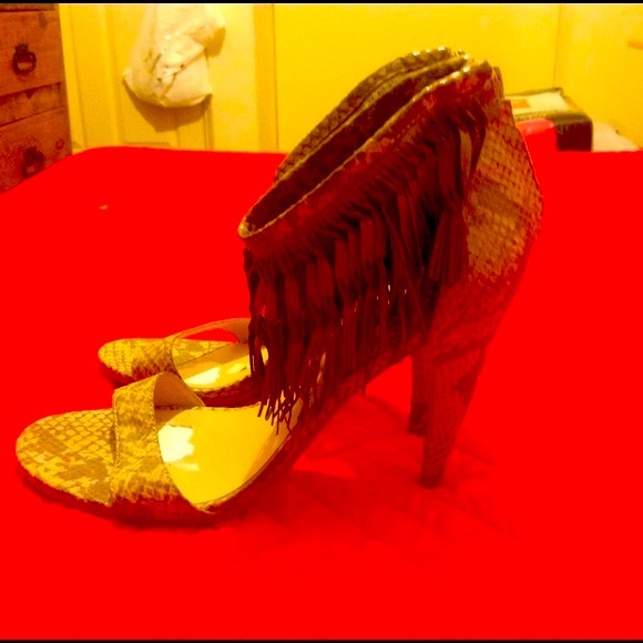 H by Halston Heels - Picture 2 of 7